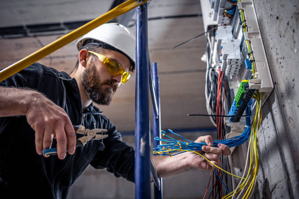 Best Licensed Electrician  in South Highpoint, FL